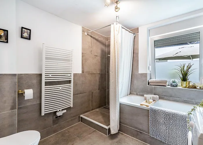 Deluxe Mit Terrasse דירה